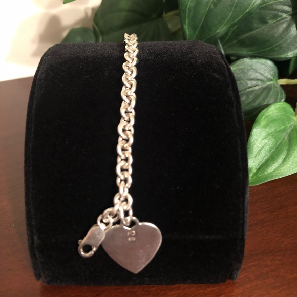Sterling silver heart charm bracelet - Picture 2 of 9